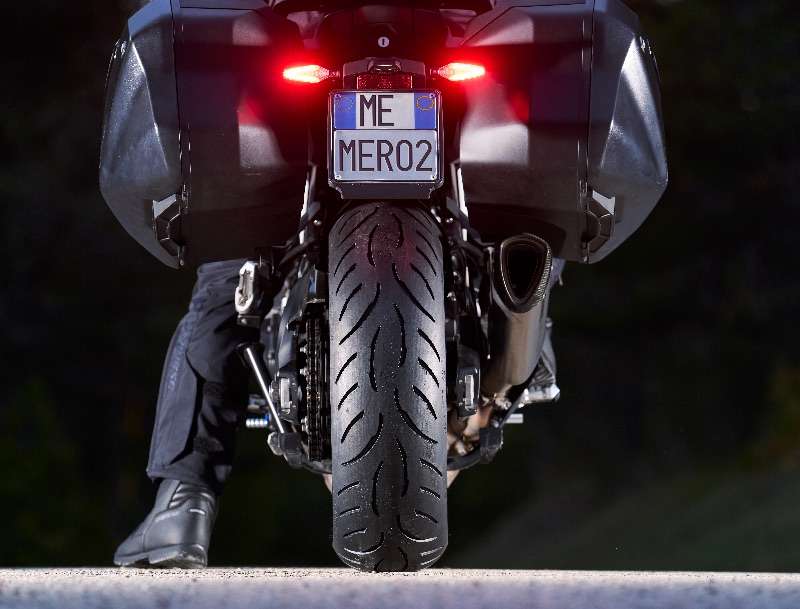 Metzeler Roadtec 02 Super Sport-Touring Motorcycle Tyres - Image 4
